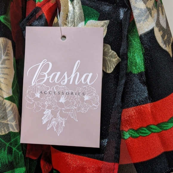 Women's Poinsettia Scarf - Picture 2 of 5